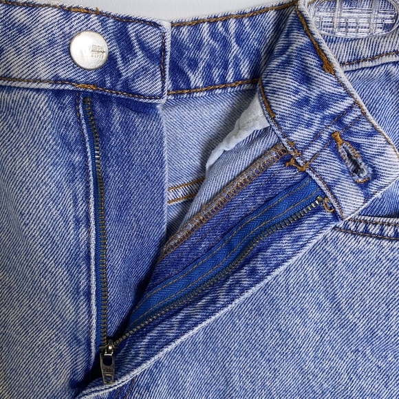 ZARA High Waisted Denim Shorts (Size 6) - Picture 4 of 6